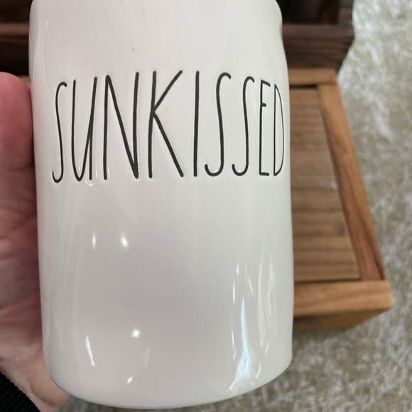 RAE DUNN NEW LARGE SUMMER CANDLES - Picture 4 of 5